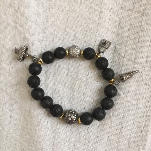 Charm Bracelet -Never Worn - Solid Great Quality - Picture 3 of 9